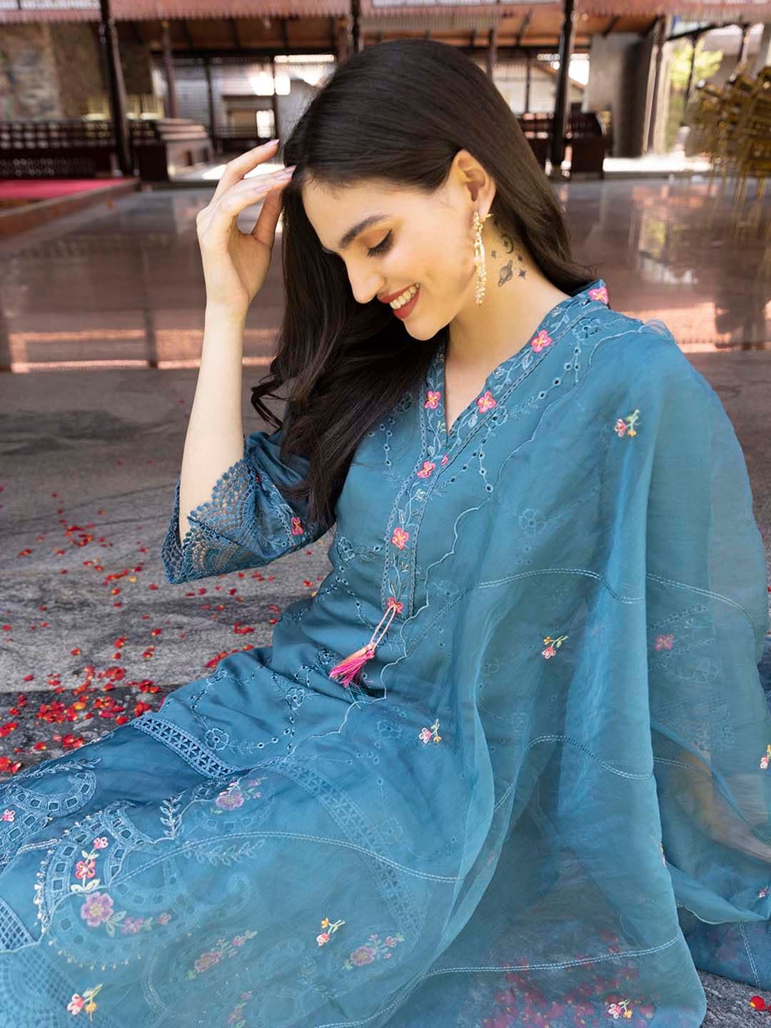 Ishin Floral Embroidered Regular Thread Work Pure Cotton Kurta with Trousers & Dupatta - view 1
