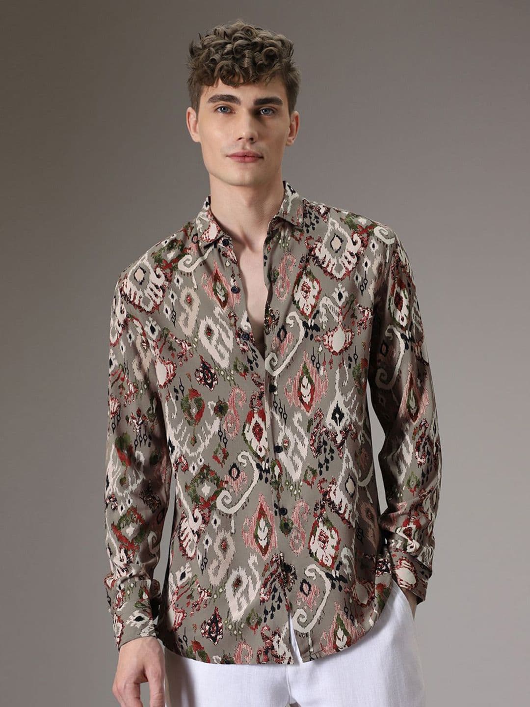 Banana Club Men Classic Ethnic Motif Printed Cutaway Collar Casual Shirt - view 1