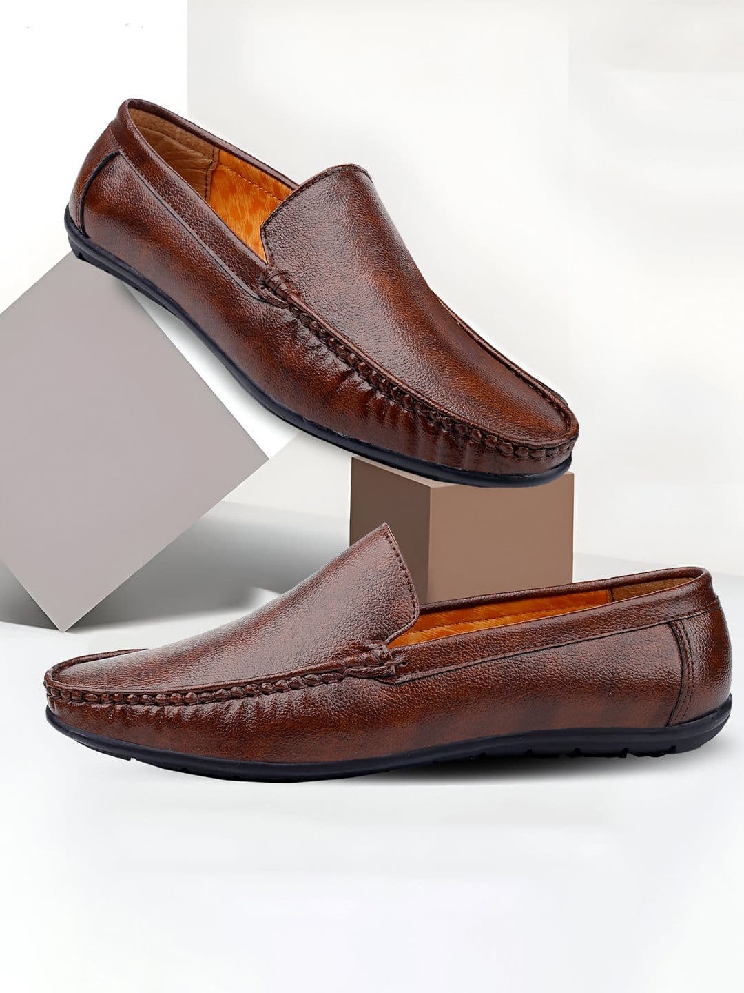 Bxxy Men Textured Round Toe Leather Formal Loafers - view 1