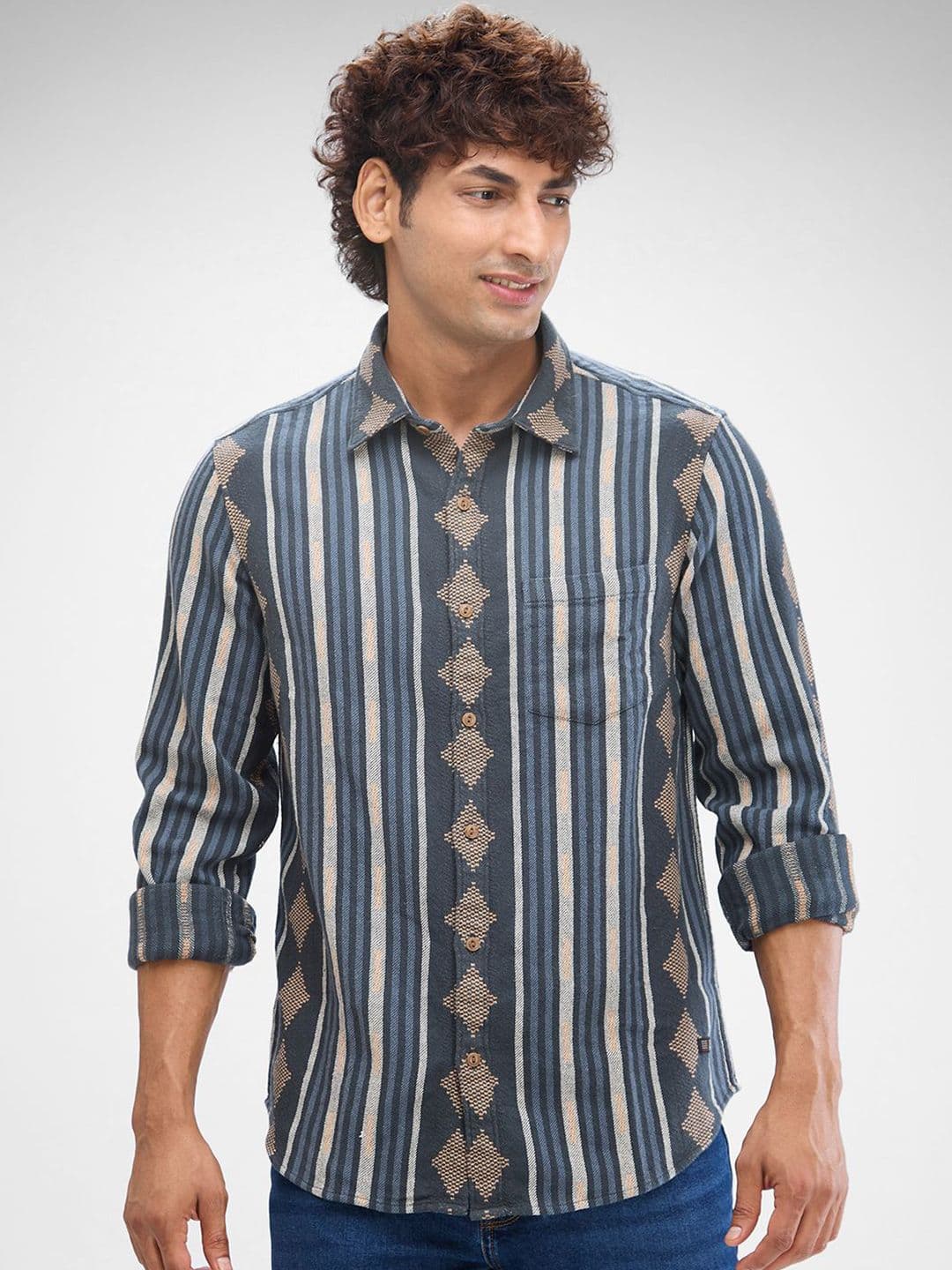 SPYKAR Men Slim Fit Opaque Striped Spread Collar Casual Shirt - view 1