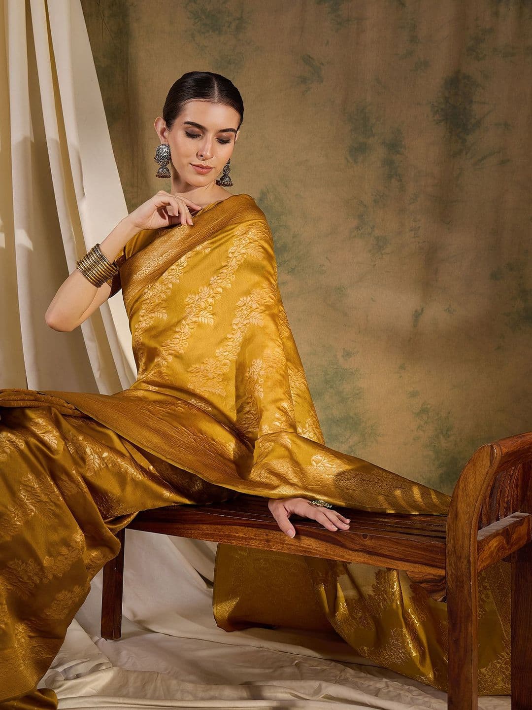 Sangria Ethnic Motif Zari Woven Banarasi Saree with Blouse - view 1