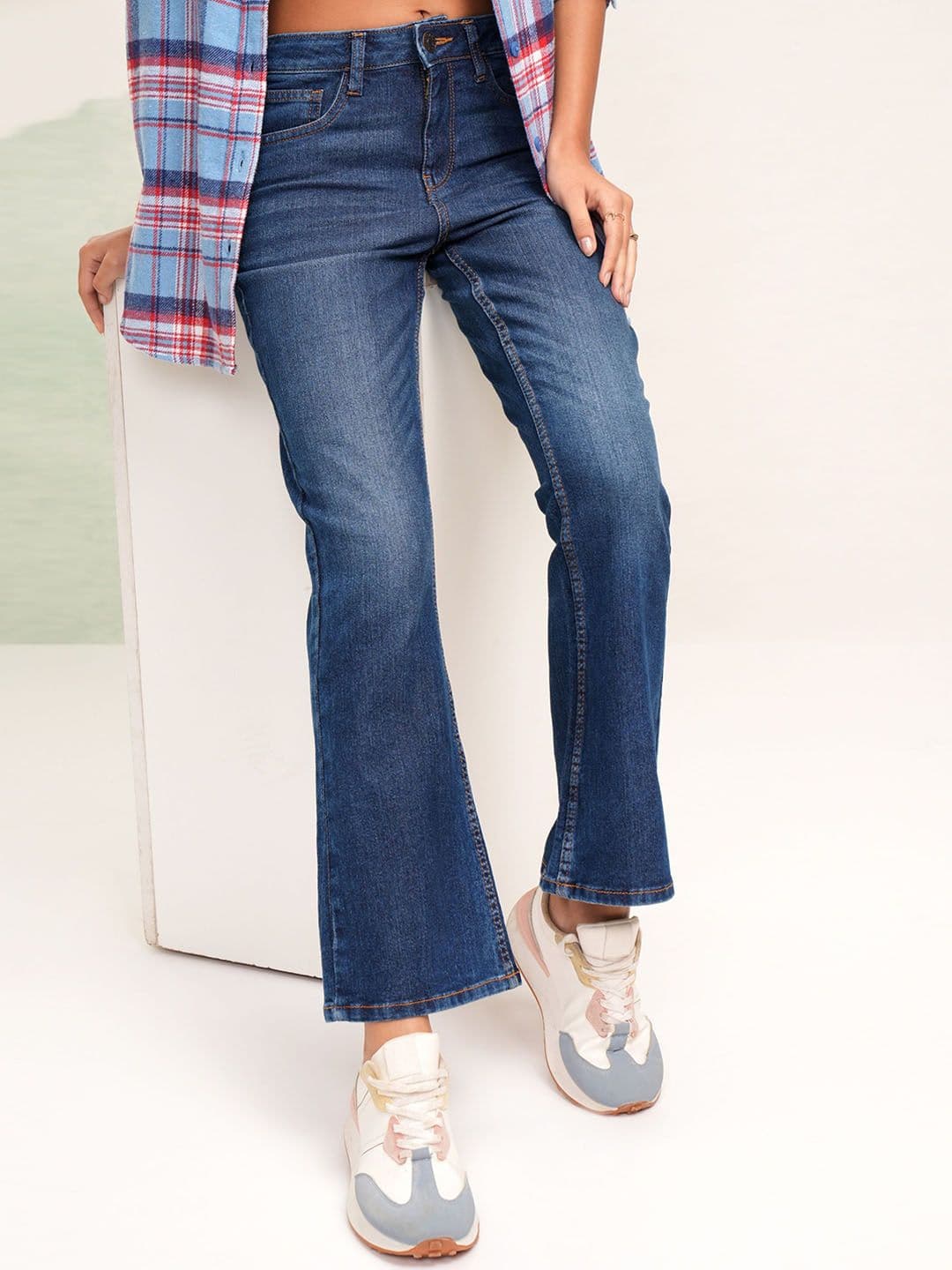 Tokyo Talkies Women Bootcut Light Fade Stretchable Jeans - view 1