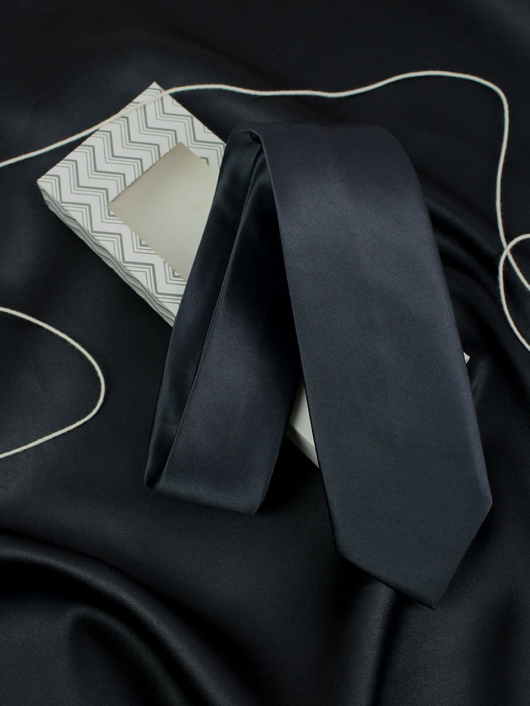 Kavove Skinny Silk Solid Tie - view 1