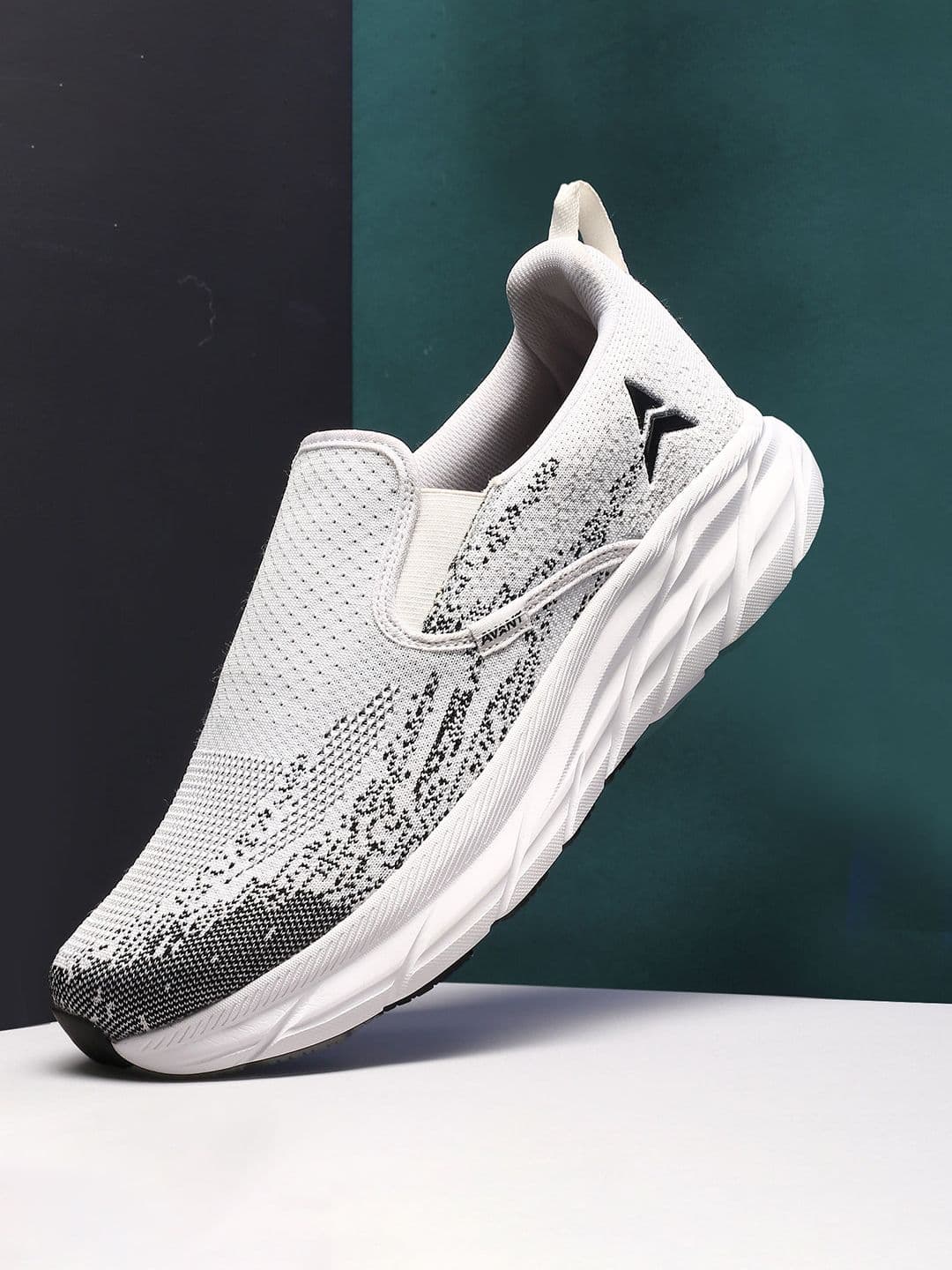 Avant Men Geo Stride Slip-On Walking Shoes - view 1