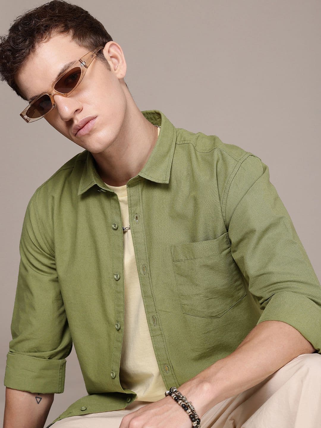 Roadster Men Spread Collar Linen & Cotton Casual Shirt With Curved Hemline - view 1