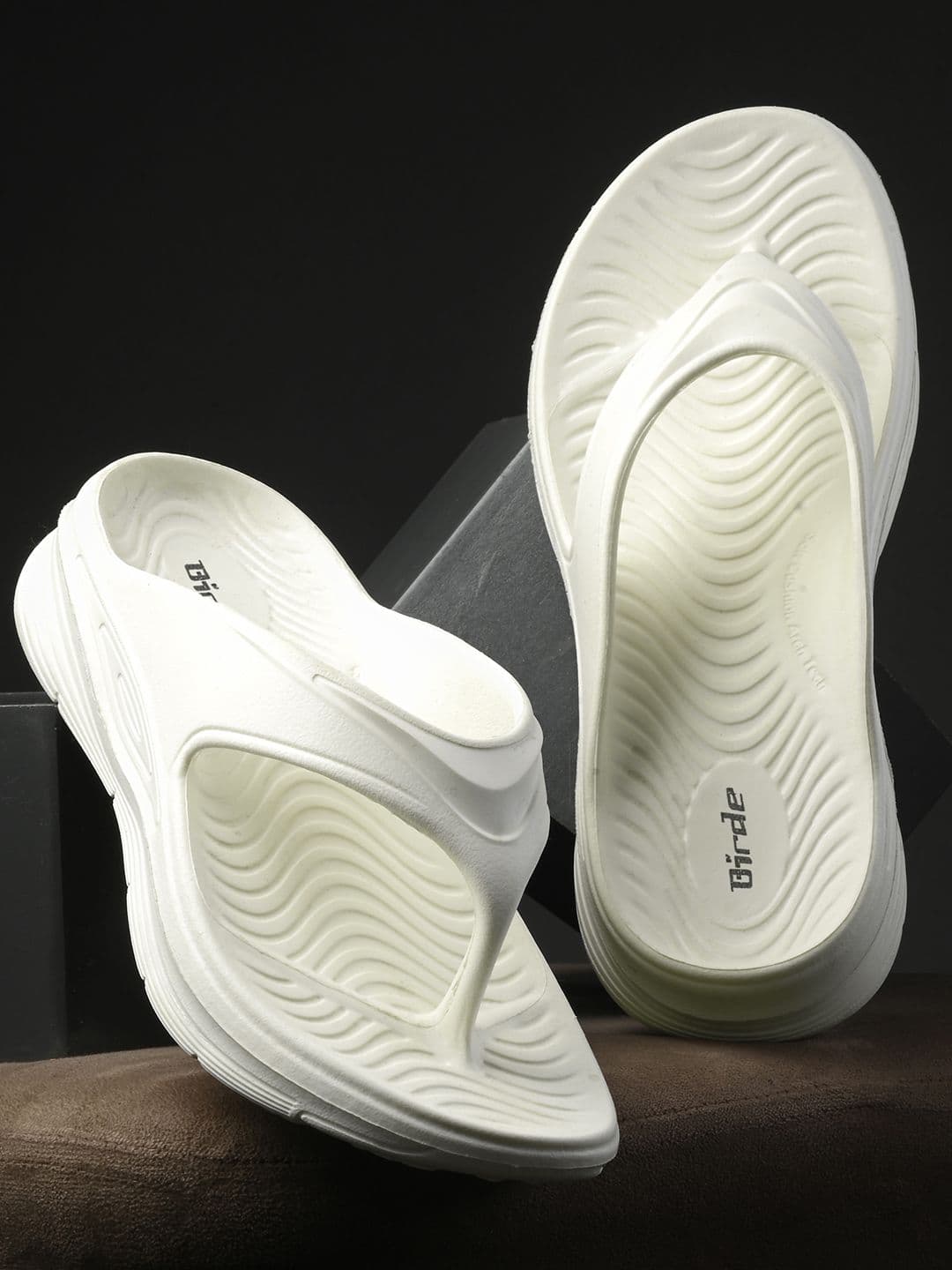 BIRDE Men Rubber Thong Flip-Flops - view 1