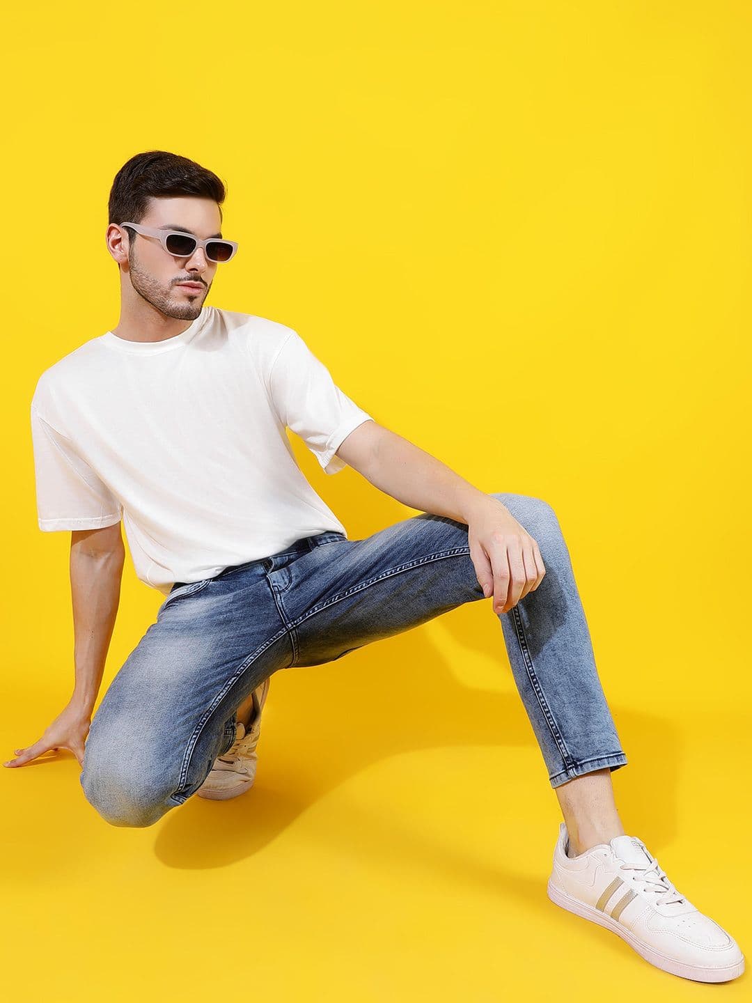 Belliskey Men Skinny Fit Light Fade Jeans - view 1