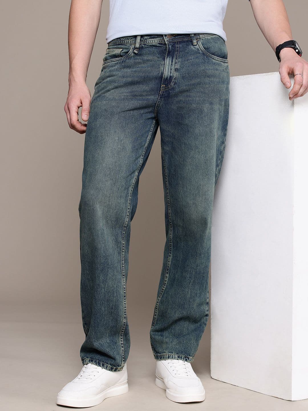 The Roadster Life Co. Men Pure Cotton Straight Fit Heavy Fade Jeans - view 1