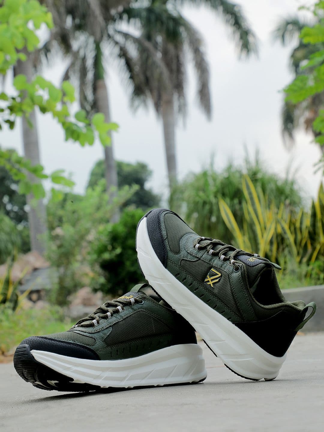 Liberty Mount E Men Textured Sports Running Shoes - view 1