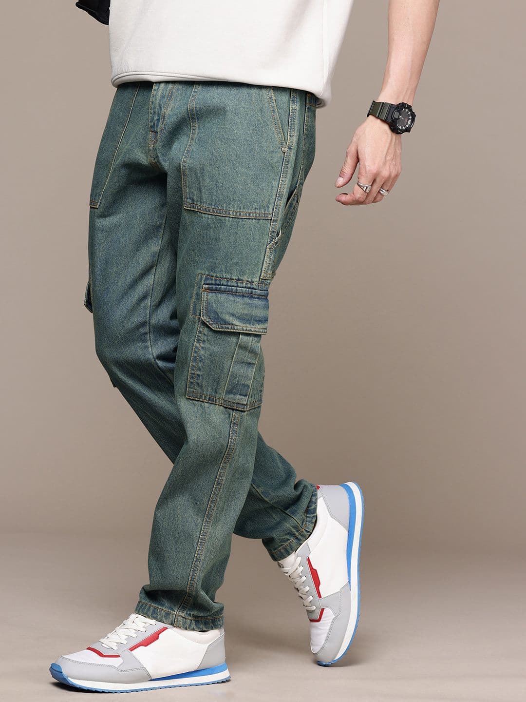 WROGN Men Relaxed Cargo Fit Light Fade Cotton Jeans