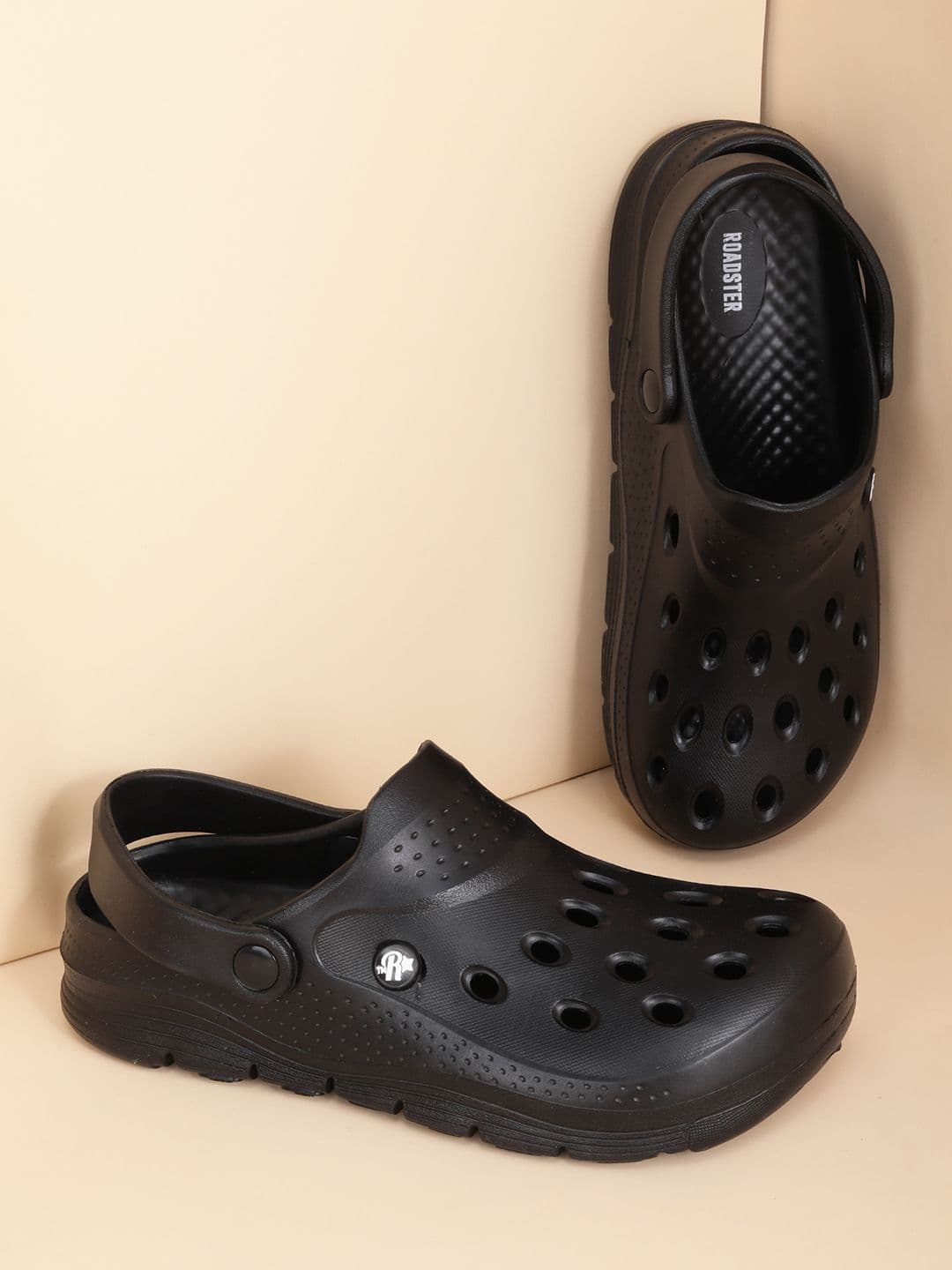Roadster Men Quick Fit Casual Clogs Flip Flops - view 1