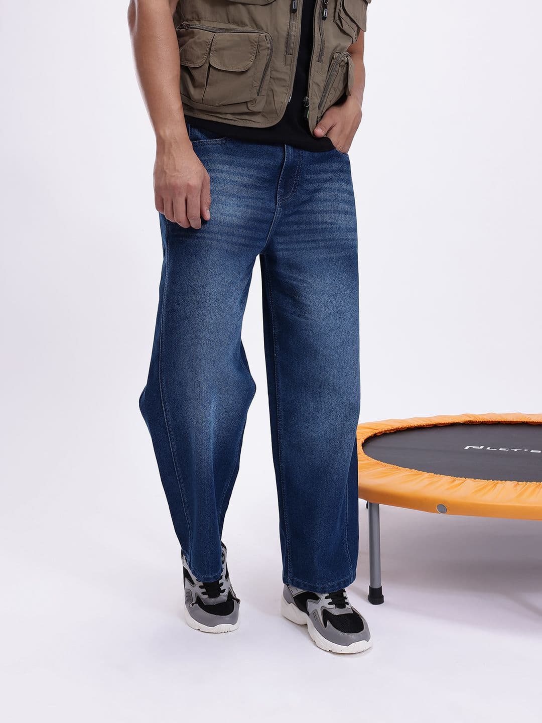 Kook N Keech Men Relaxed Fit Mid-Rise Light Fade Cotton Jeans - view 1