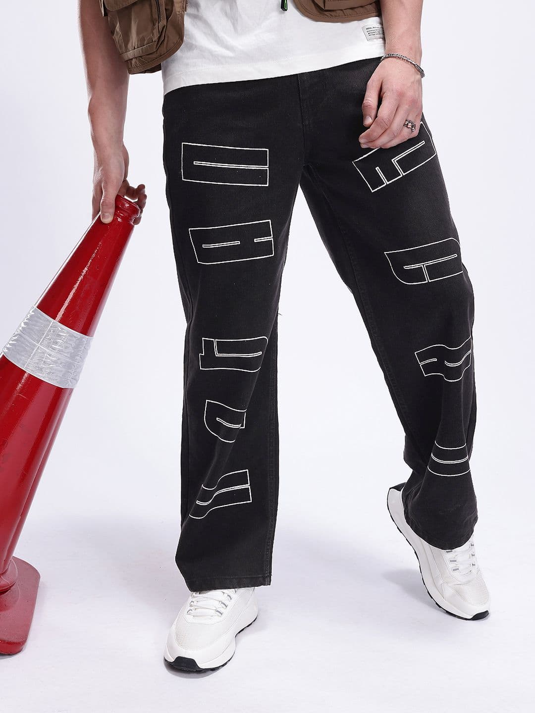 Kook N Keech Men Pure Cotton Typography Printed Straight Fit Jeans - view 1