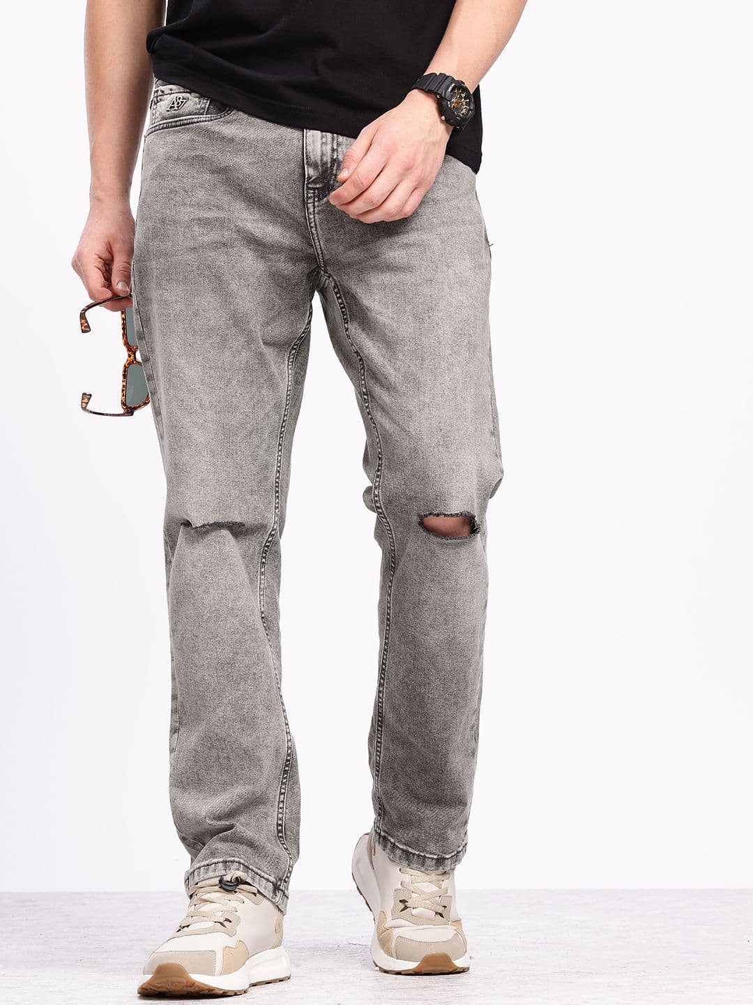 Aeropostale Men Relaxed Fit Mid-Rise Slash Knee Light Fade Stretchable Jeans - view 1