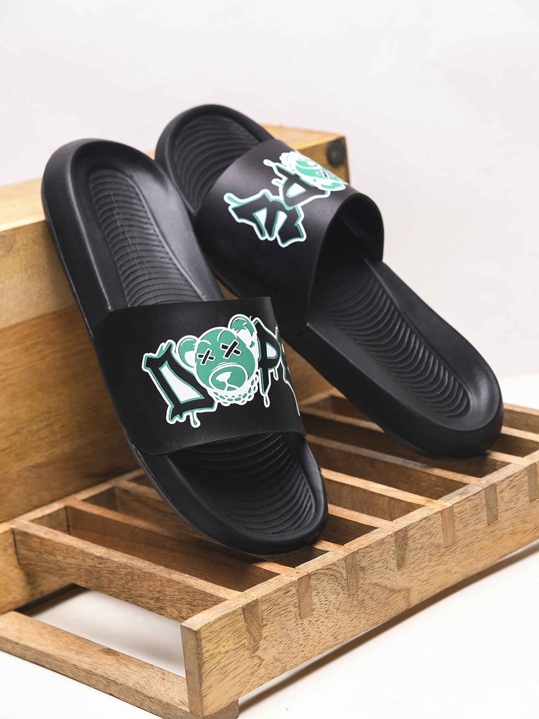 PERY PAO Men Printed Sliders - view 1