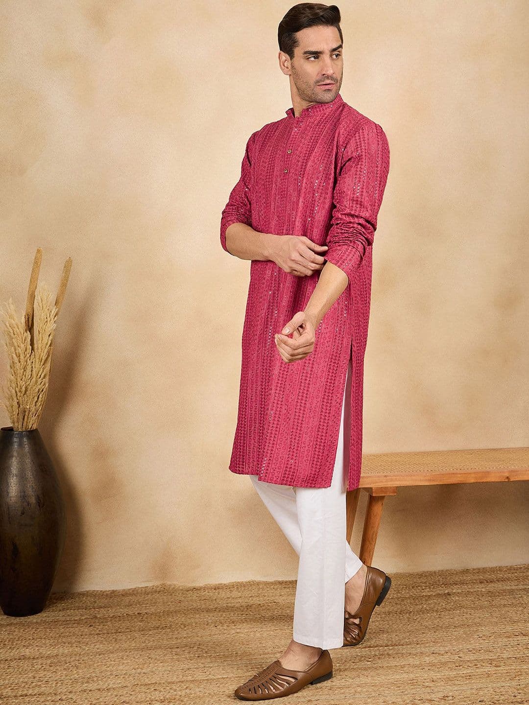 House of Pataudi Floral Embroidered Sequinned Mandarin Collar Straight Kurta - view 1
