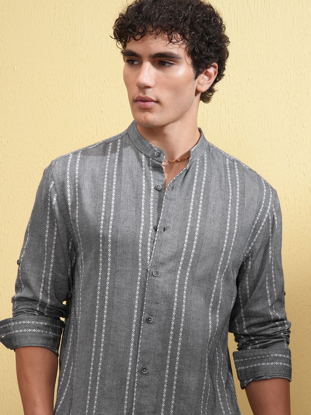 HIGHLANDER Men Spread Collar Vertical Striped Cotton Relaxed Fit Casual Shirt - view 1