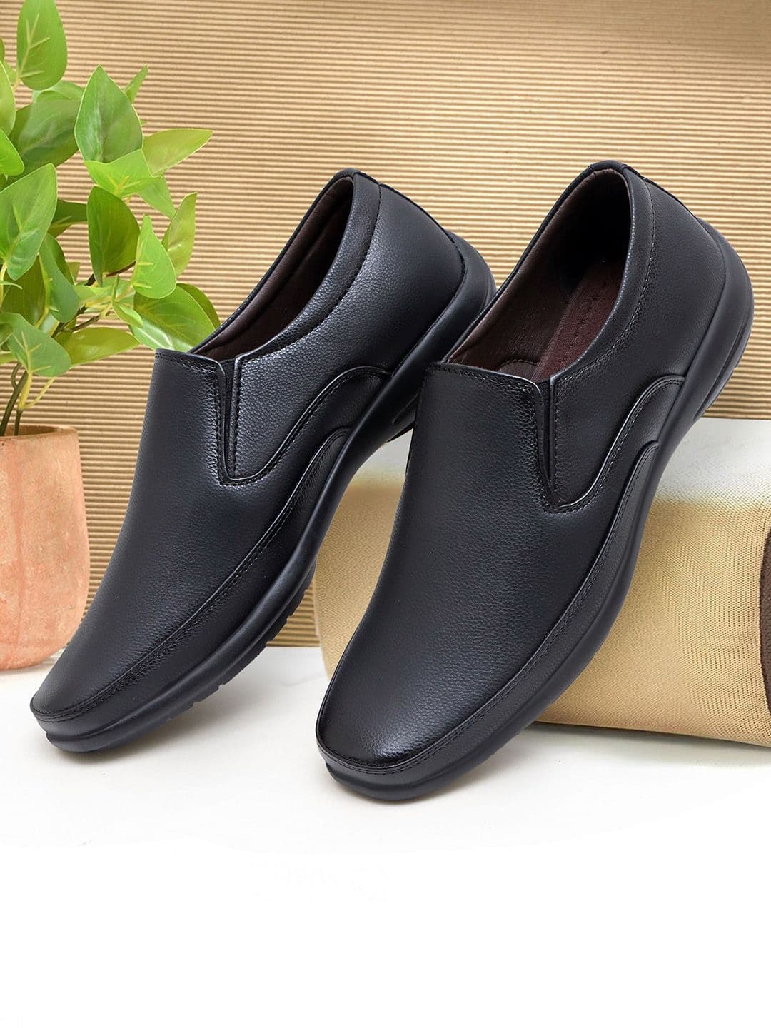 SHUAN Men Textured Formal Slip On Shoes - view 1