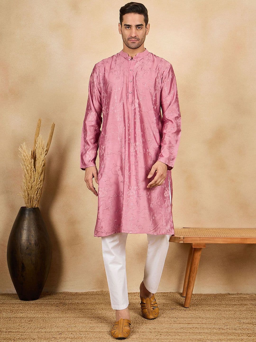 House of Pataudi Floral Embroidered Thread Work Mandarin Collar Straight Kurta - view 1
