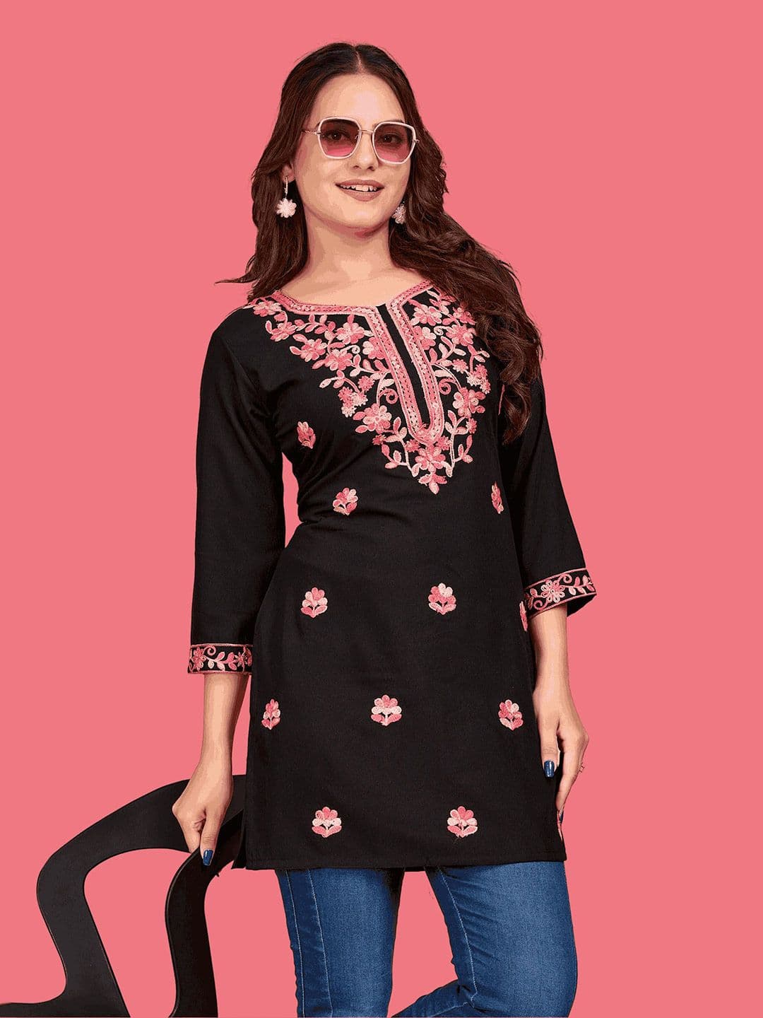 Kalavrund Creation Floral Embroidered Chikankari Kurti - view 1
