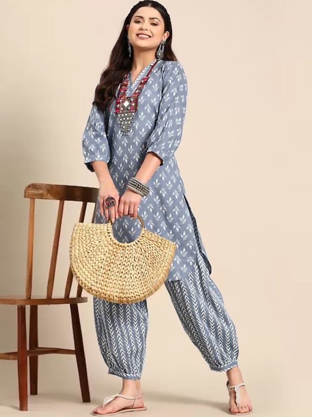 Lookmark Floral Printed V-Neck Straight Kurta with Salwar - view 1