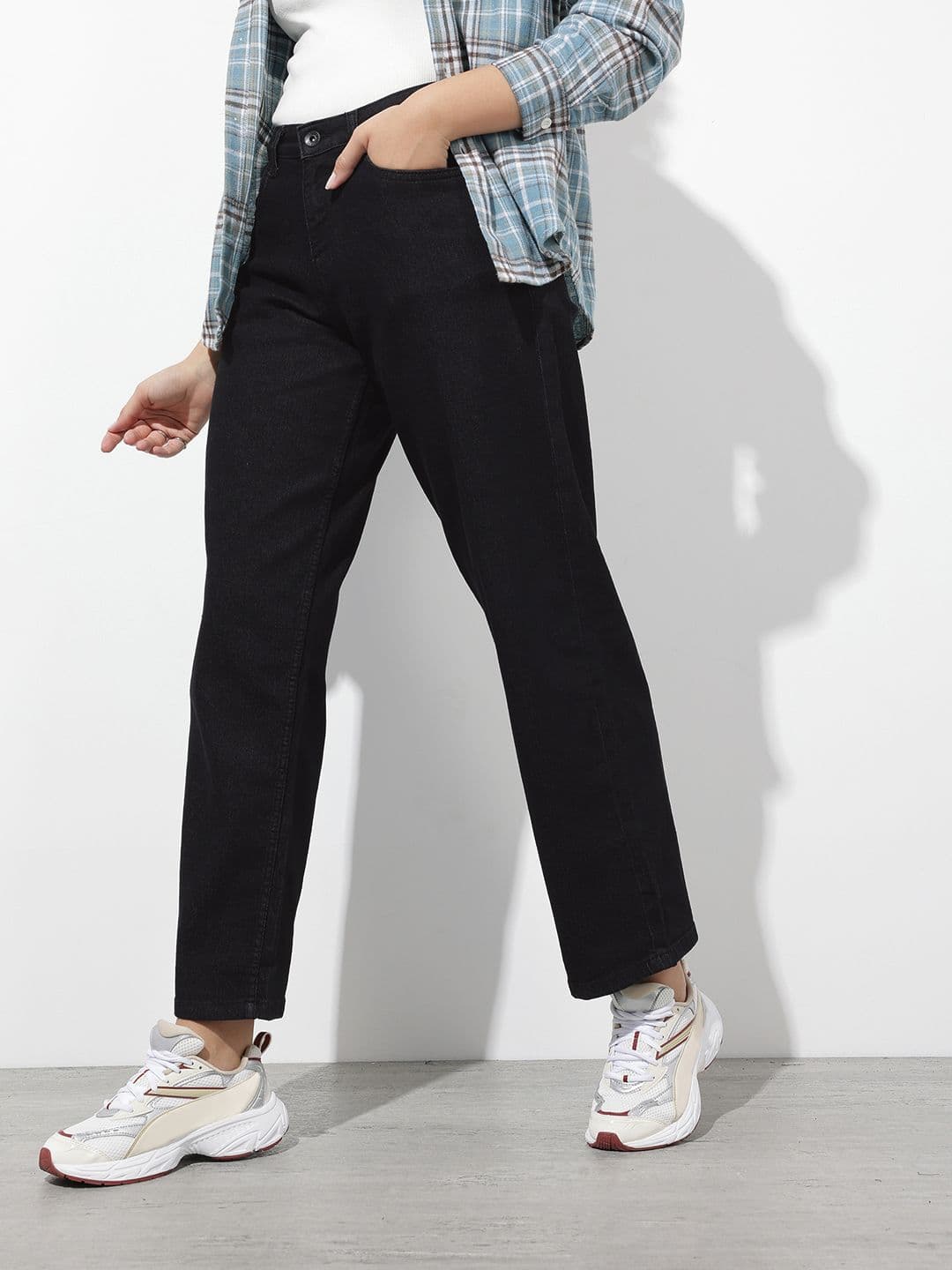 The Roadster Life Co. Women Baggy Fit Stretchable Jeans - view 1