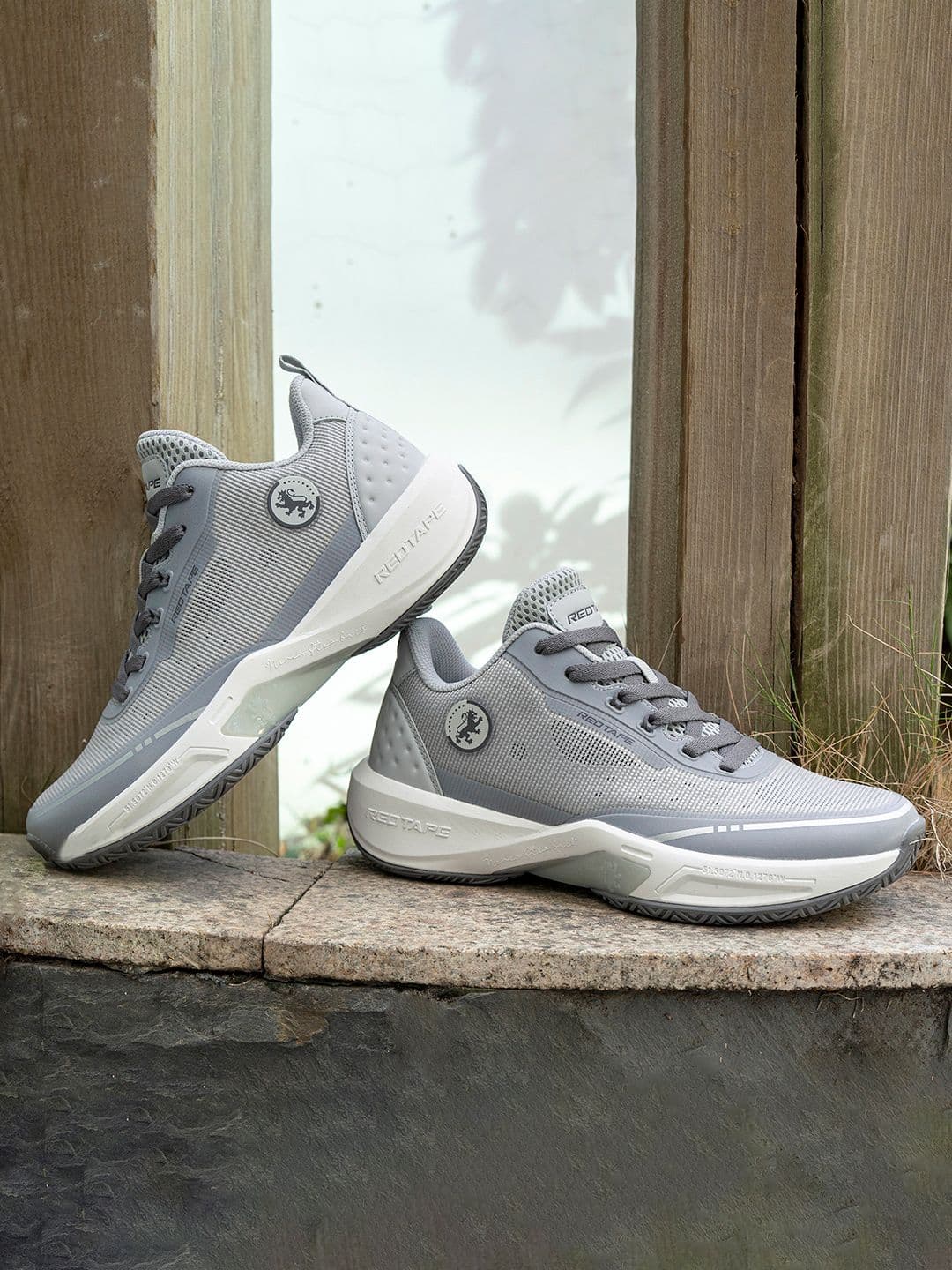 Red Tape Men Mesh Basketball Shoes - view 1