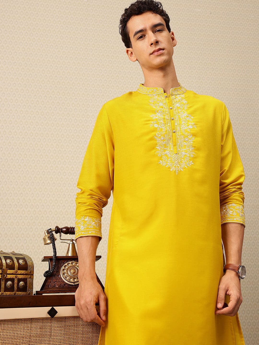 House of Pataudi Floral Embroidered Sequinned Detail Jashn Kurta - view 1