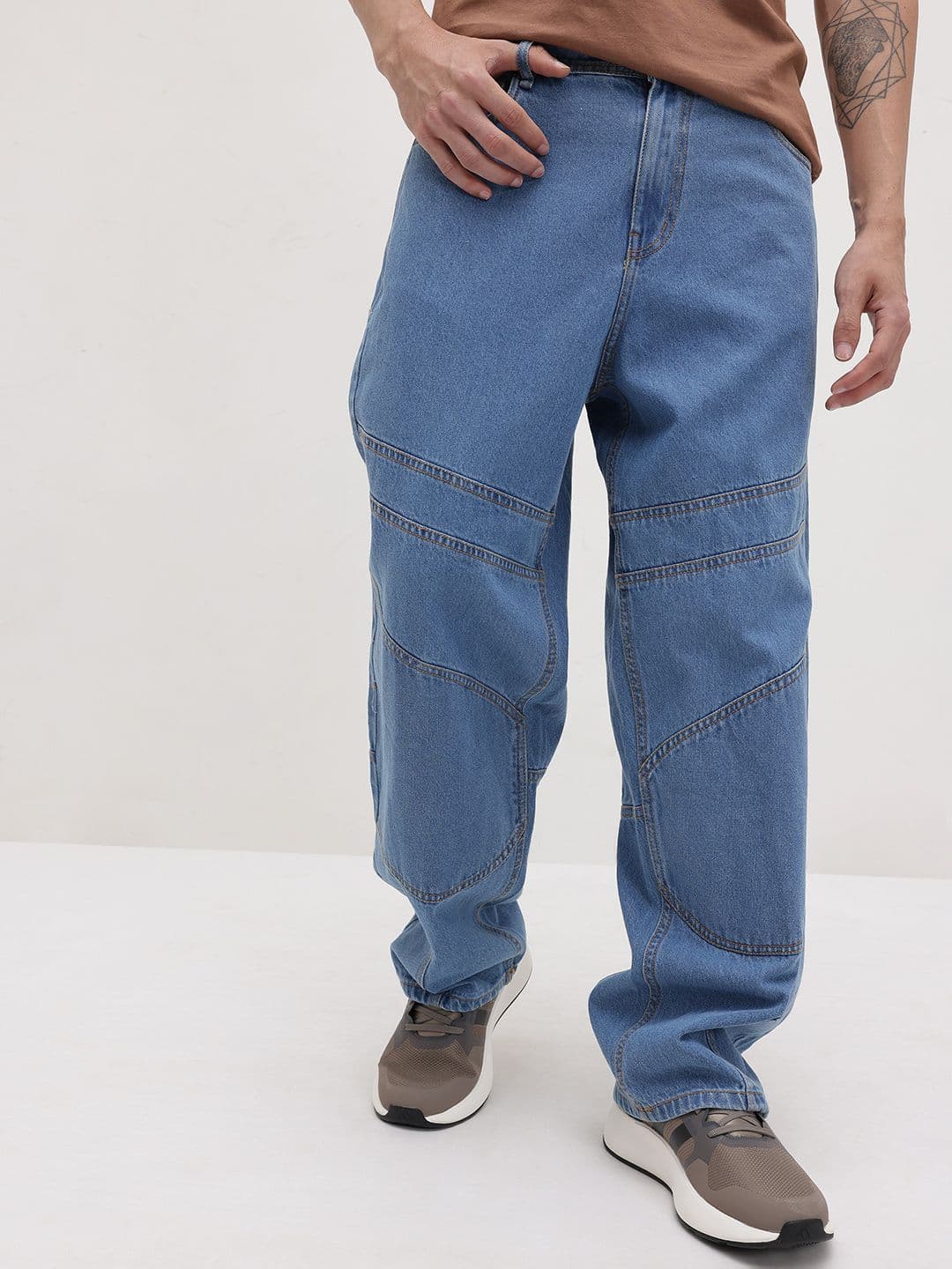 The Roadster Life Co. Men Paneled Barrel Fit Jeans - view 1