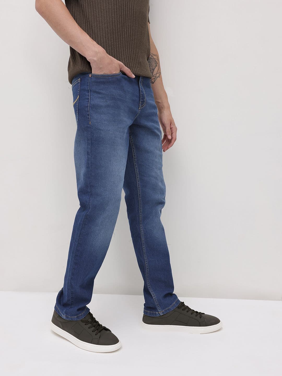The Roadster Life Co. Men Slim Fit Mid-Rise Light Fade Stretchable Jeans