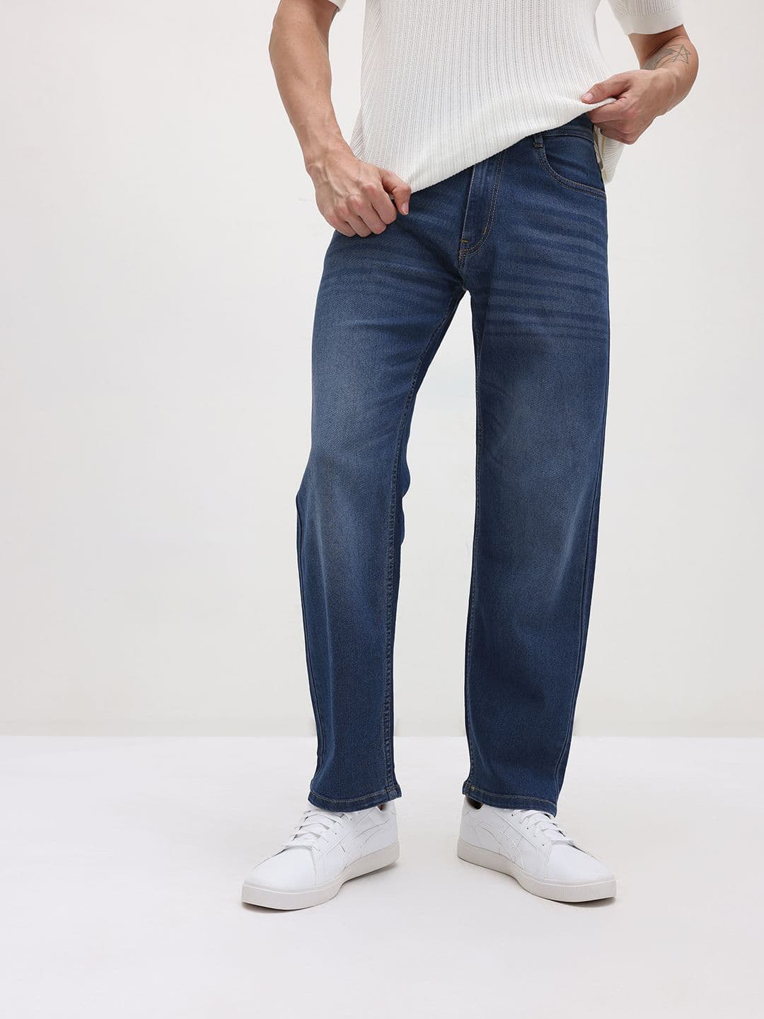 The Roadster Life Co. Men Relaxed Fit Mid-Rise Light Fade Stretchable Jeans - view 1