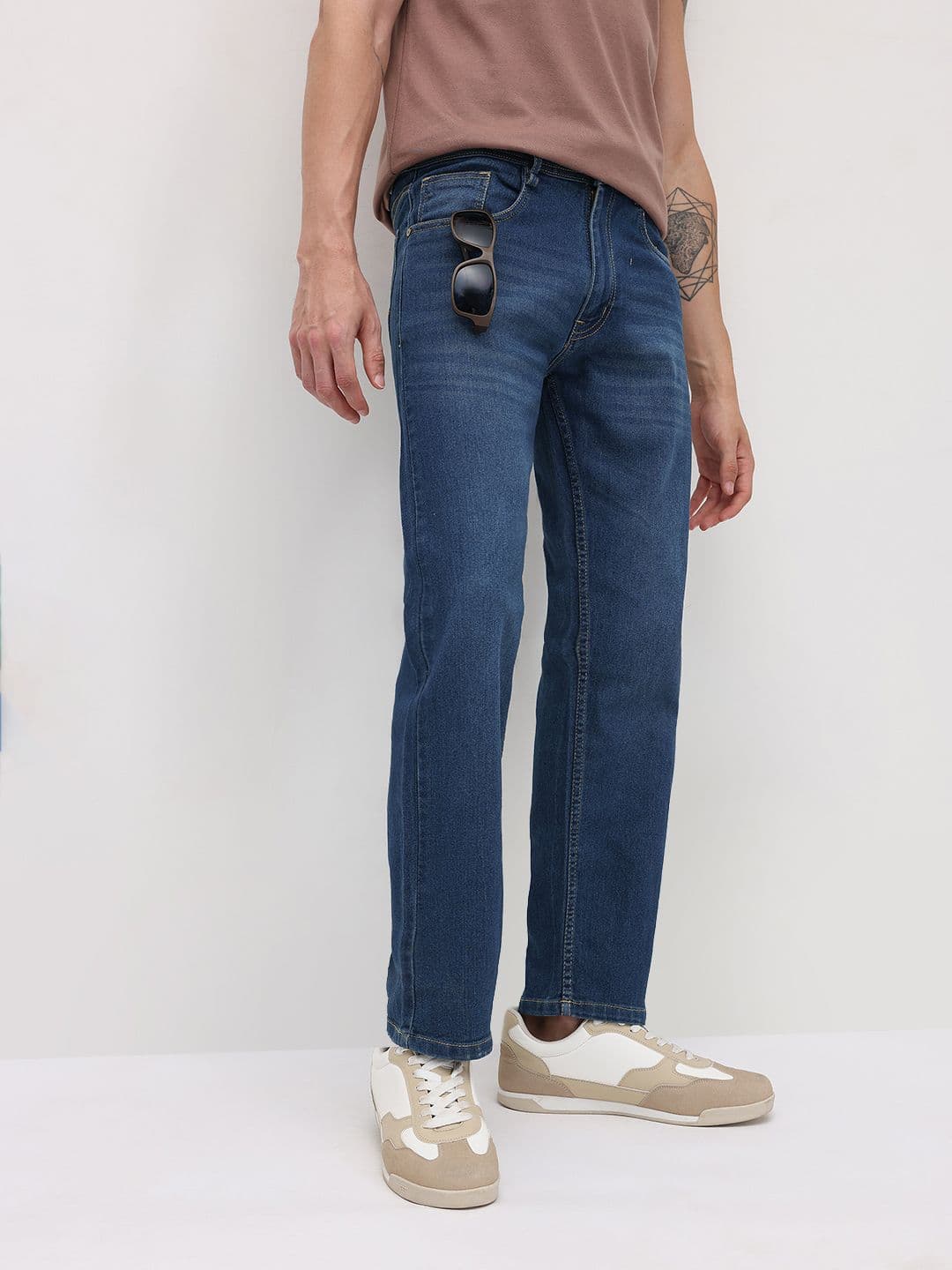 The Roadster Life Co. Men Relaxed Fit Mid-Rise Light Fade Stretchable Jeans - view 1