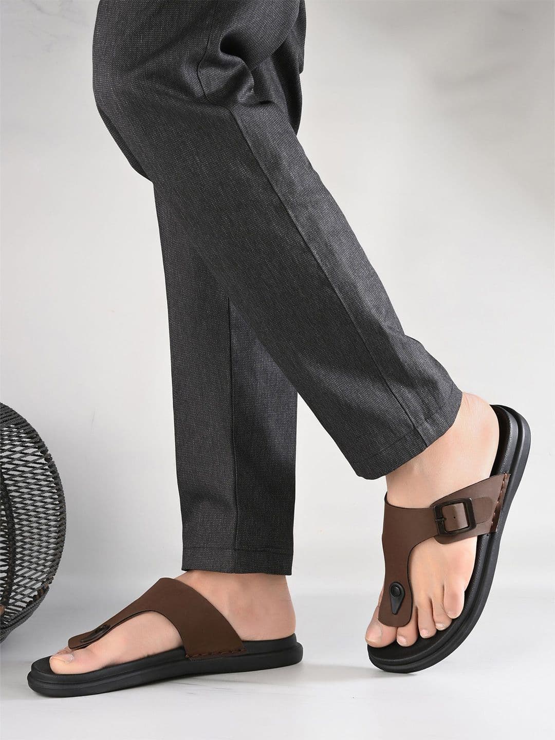 knoos Men Thong Flip-Flops - view 1