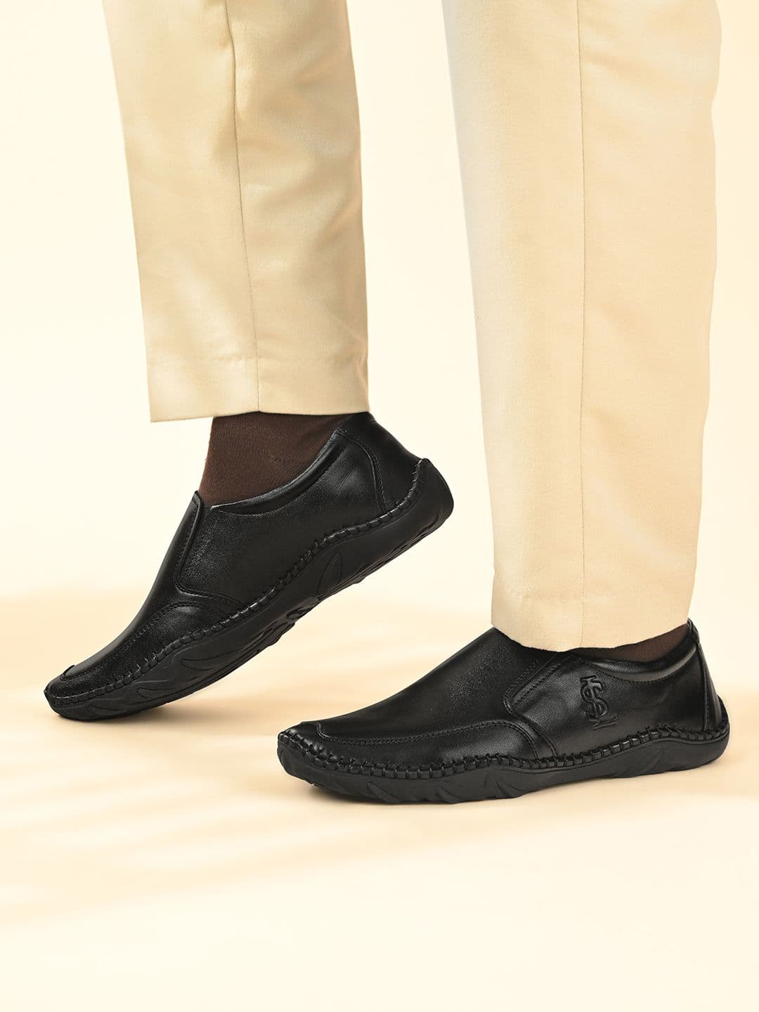 LOUIS STITCH Men Jet Black Genuine Leather Ultra Lightweight Slip-On Shoes - view 1