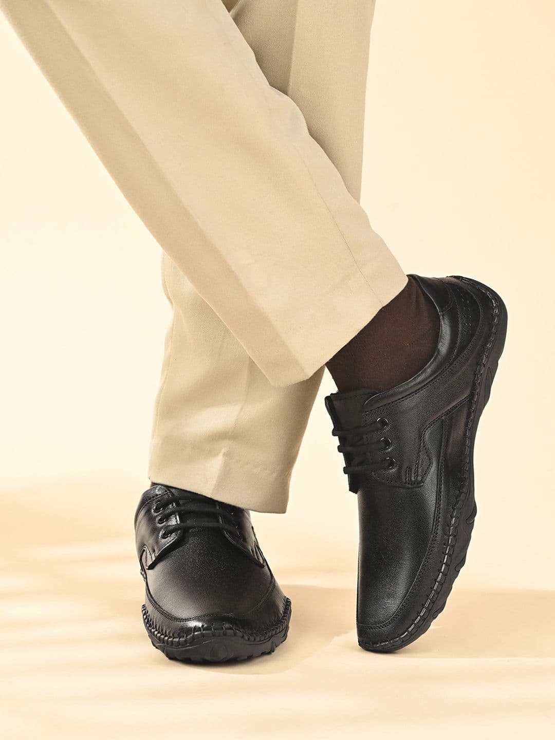 LOUIS STITCH Men Jet Black Genuine Leather Ultra Lightweight Derby Shoes - view 1