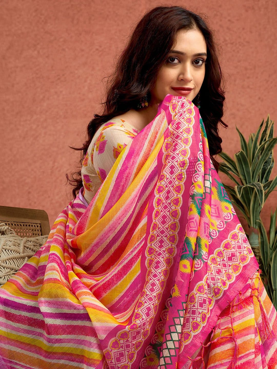 Sangria Striped Printed With Zari Border Saree With Unstitched Blouse - view 1