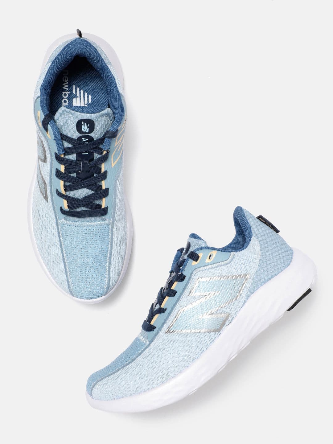New Balance Women Arisxa4 Running Shoes - view 1