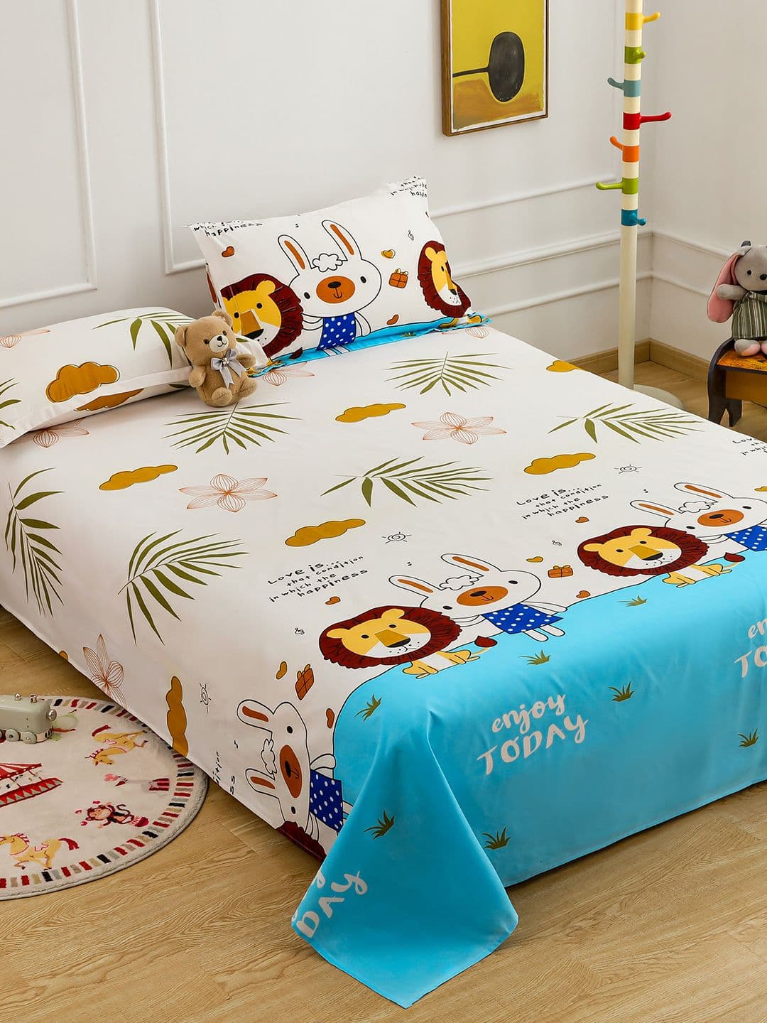 Story@home White Cartoon Characters Microfiber 180 TC Fitted Queen Fine Bedsheet with 2 Pillow Covers-89 x 98 inches - view 1
