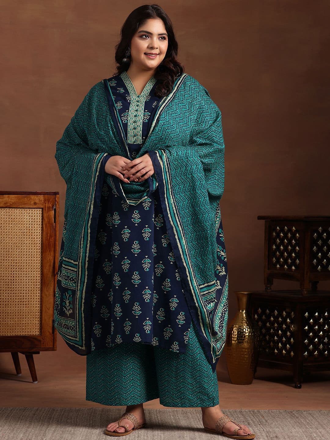 Extra Love By Libas Plus Size Women Floral Printed Kurta With Palazzos & With Dupatta - view 1