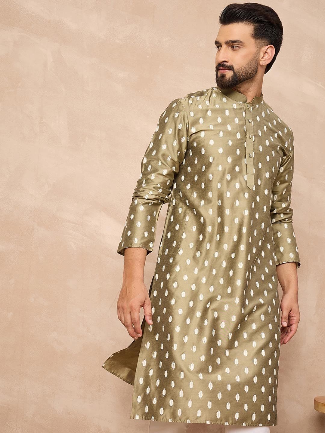 House of Pataudi Geometric Printed Mandarin Collar Neck Pure Silk Straight Kurta - view 1