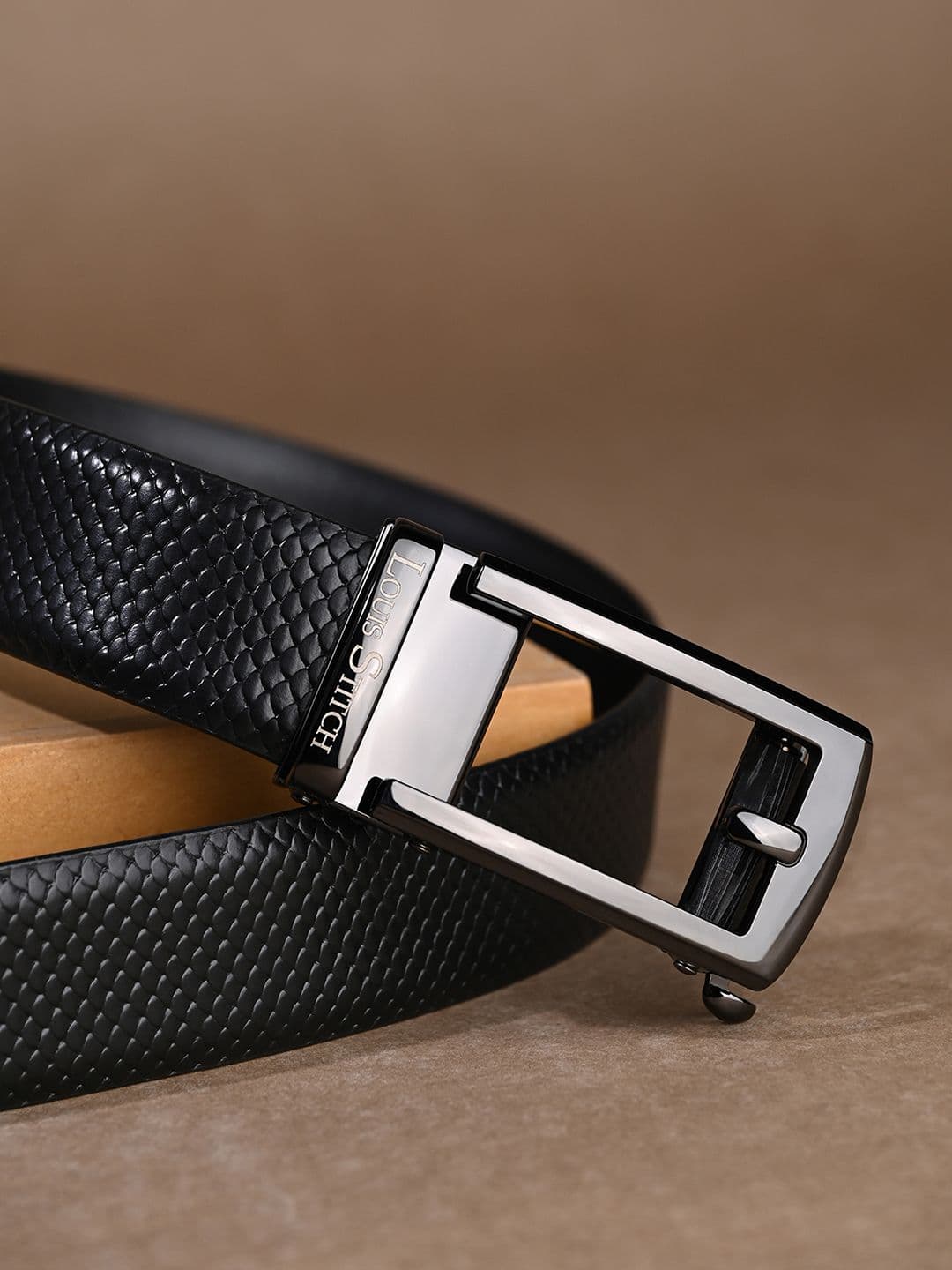 LOUIS STITCH Premium VT Leather Gunmetal Black Buckle Auto Lock Belt - view 1