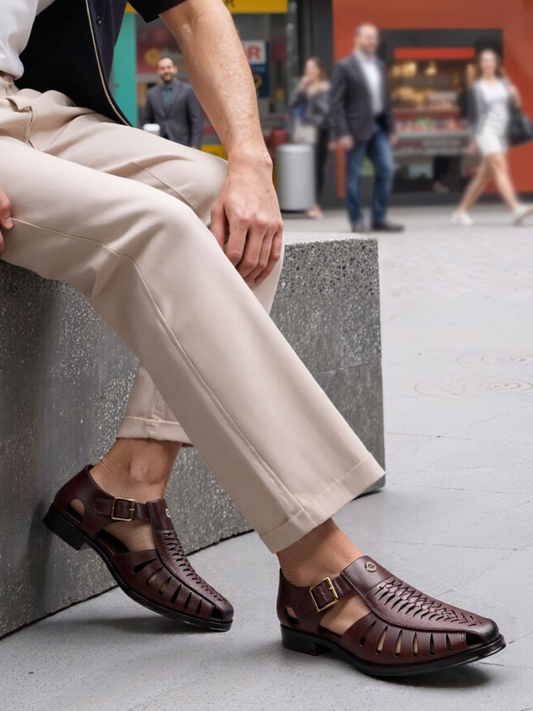 Carlton London Men Buckled Shoe-Style Sandals - view 1