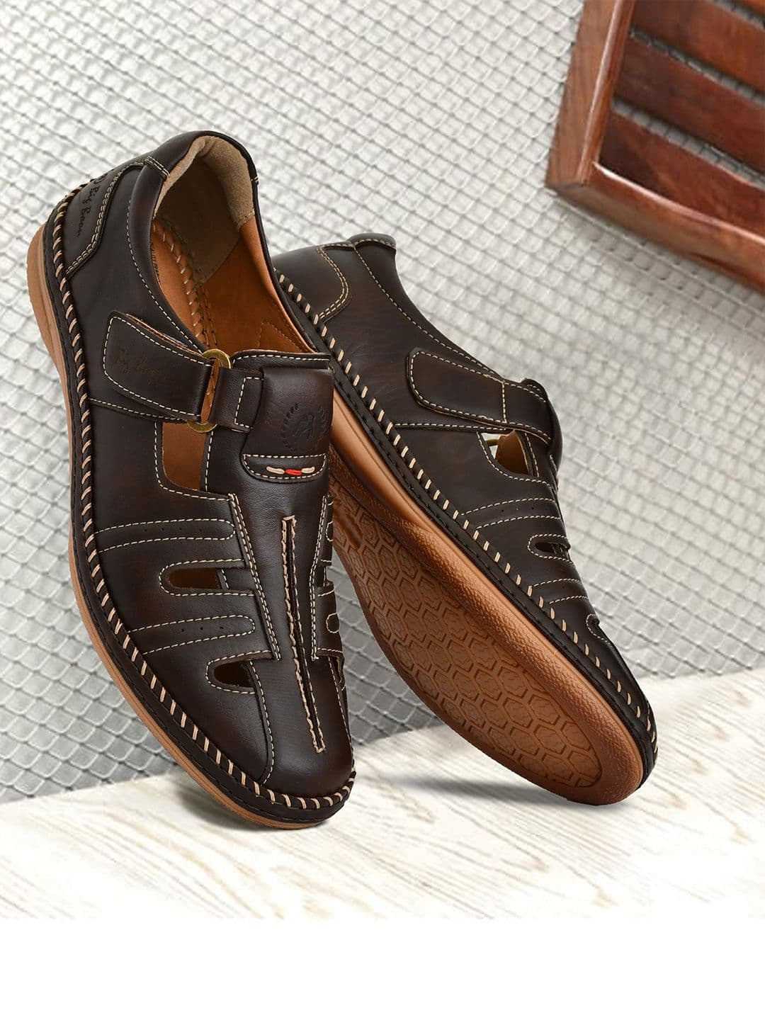 Big Boon Men Fisherman Roman Sandals - view 1