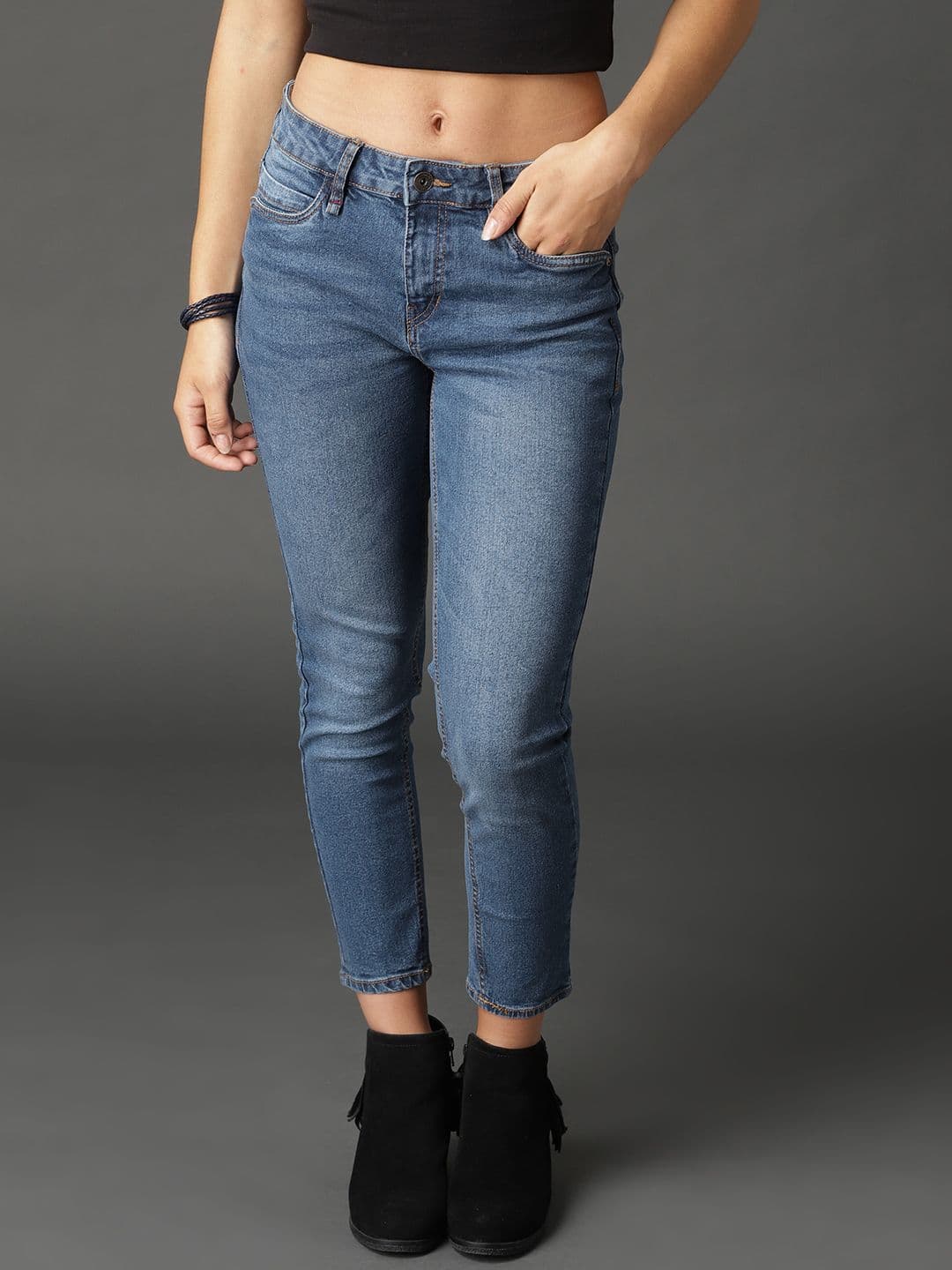 Roadster Women Blue Skinny Fit Mid-Rise Clean Look Stretchable Crop Jeans - view 1
