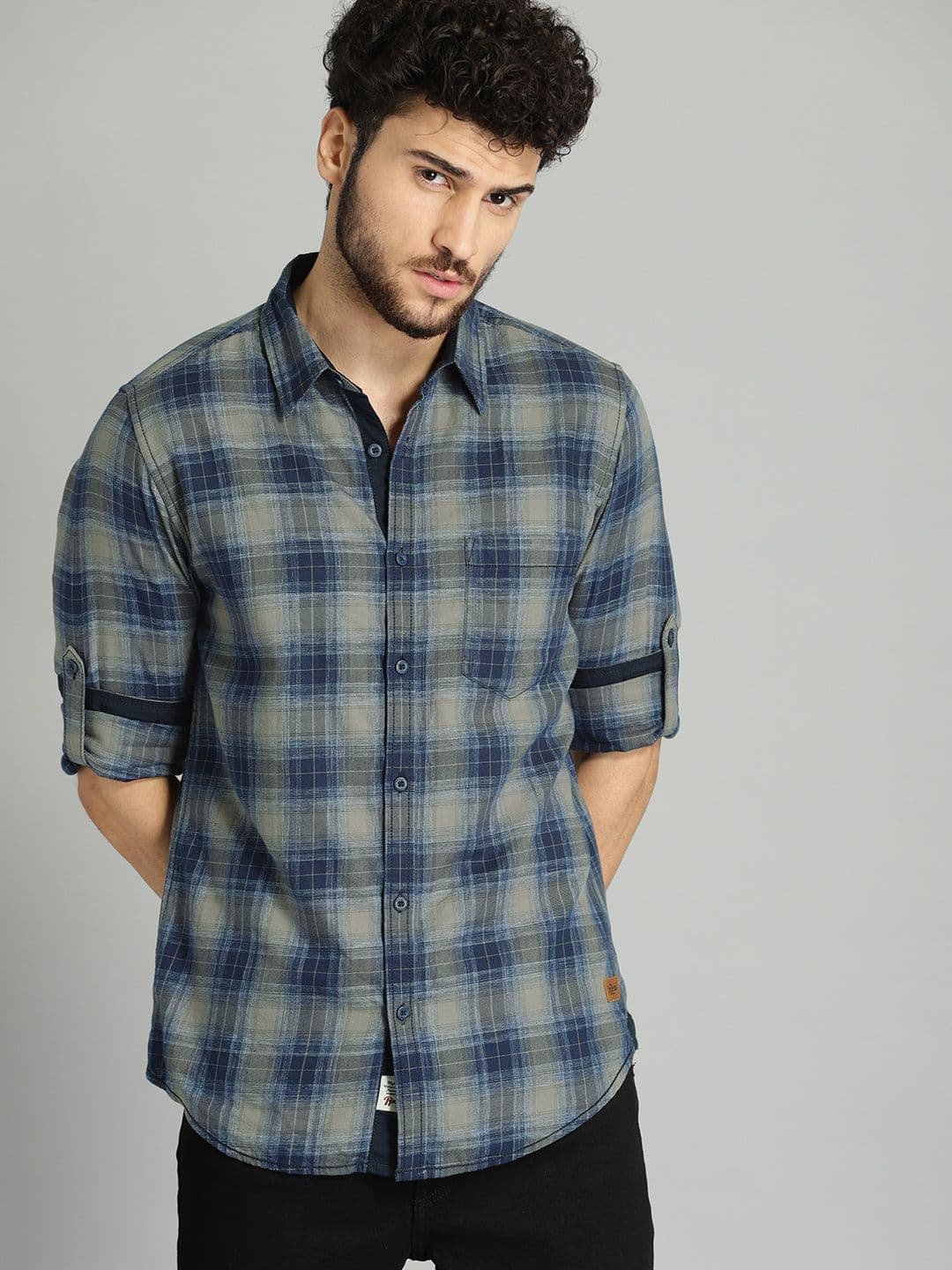 Roadster Men Navy Blue & Grey Checked Casual Shirt